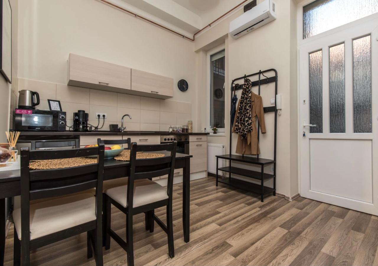 Appartement Cozy Nest In The Heart Of *