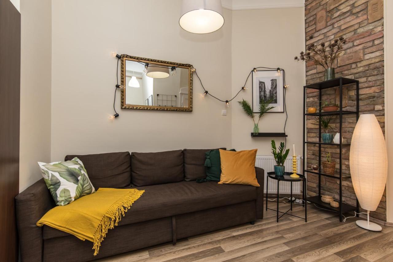 Cozy Nest In The Heart Of Apartament